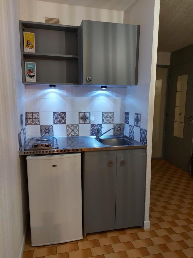 Coquet Studio Avec Belle Terrasse Apartment Ла Лонд-ле-Мор Екстериор снимка