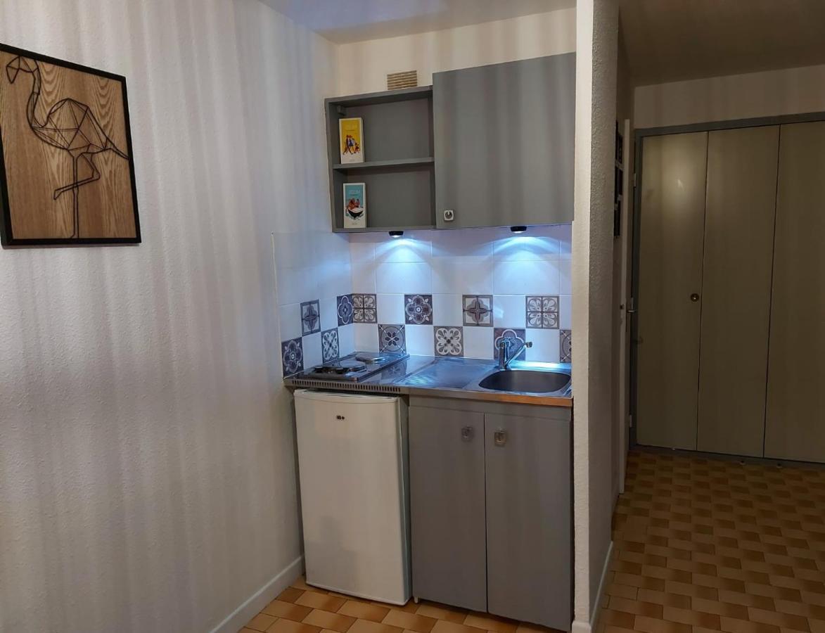 Coquet Studio Avec Belle Terrasse Apartment Ла Лонд-ле-Мор Екстериор снимка